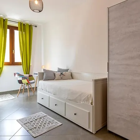 Apartment Emerald: A Due Passi Dal Mare. *