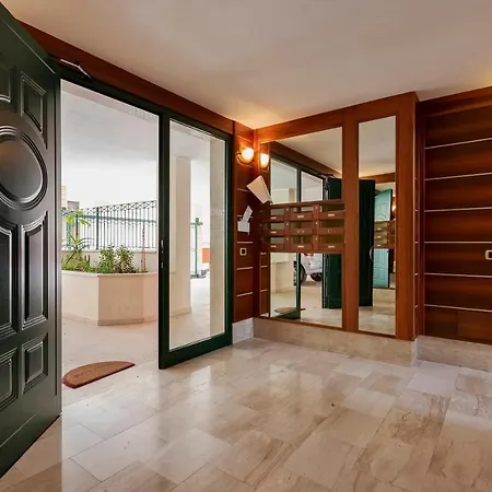 Apartment Emerald: A Due Passi Dal Mare.